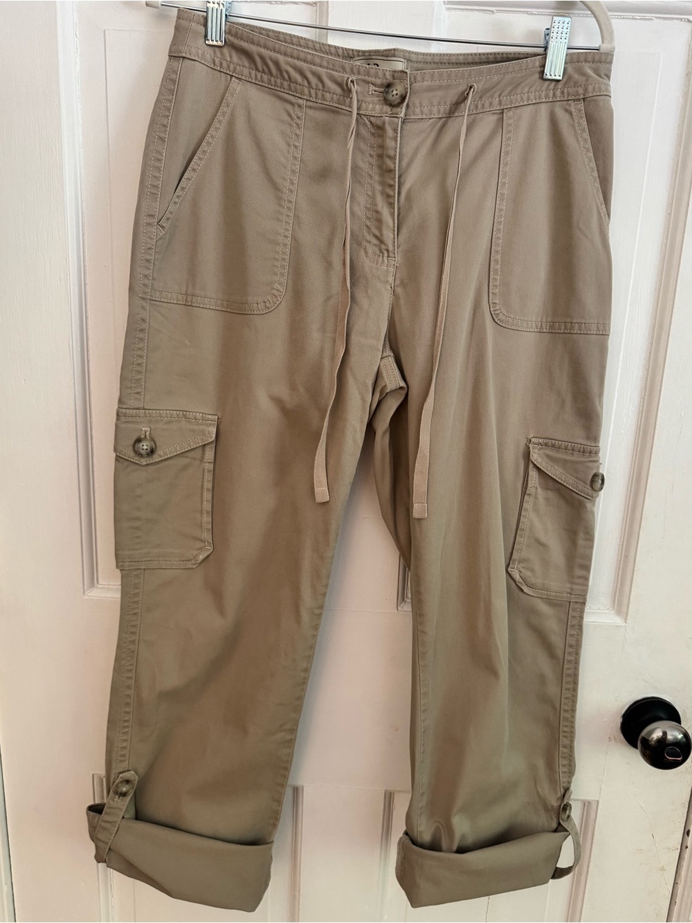 L.L. Bean Favorite Fit Straight Leg Cargo Roll-Up Pants Tan Khaki Size 8 Reg